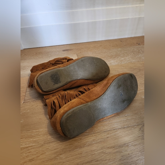 KATE & MEL | Suede tassle ankle booties - Picture 9 of 11